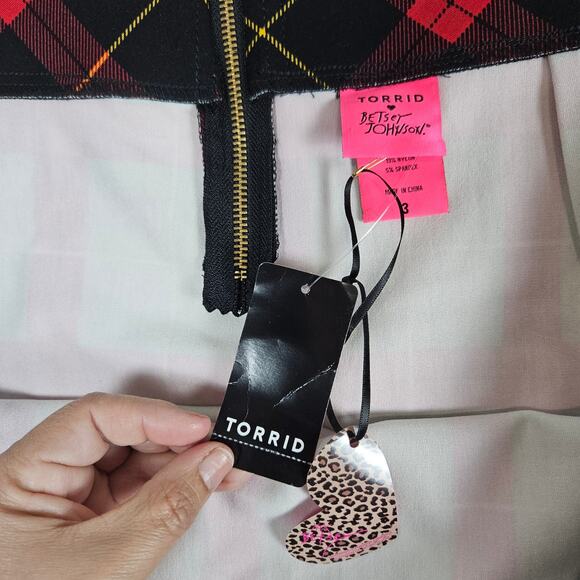 Womens Torrid Betsey Johnson Mini Luxe Ponte Skirt red Plaid Size 3 3X 22-24 NWT - Picture 9 of 14